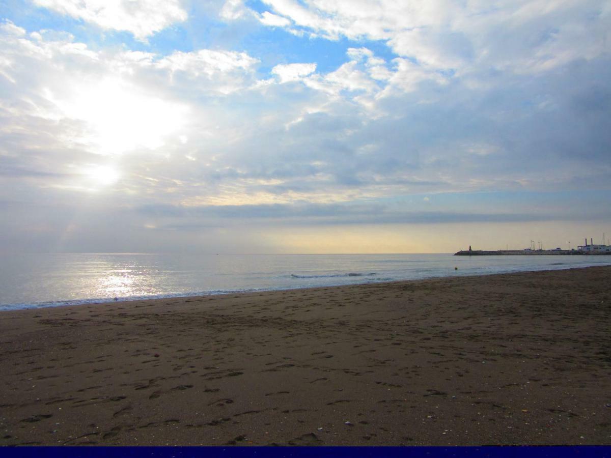 Carihuela Beach Torremolinos Exterior photo